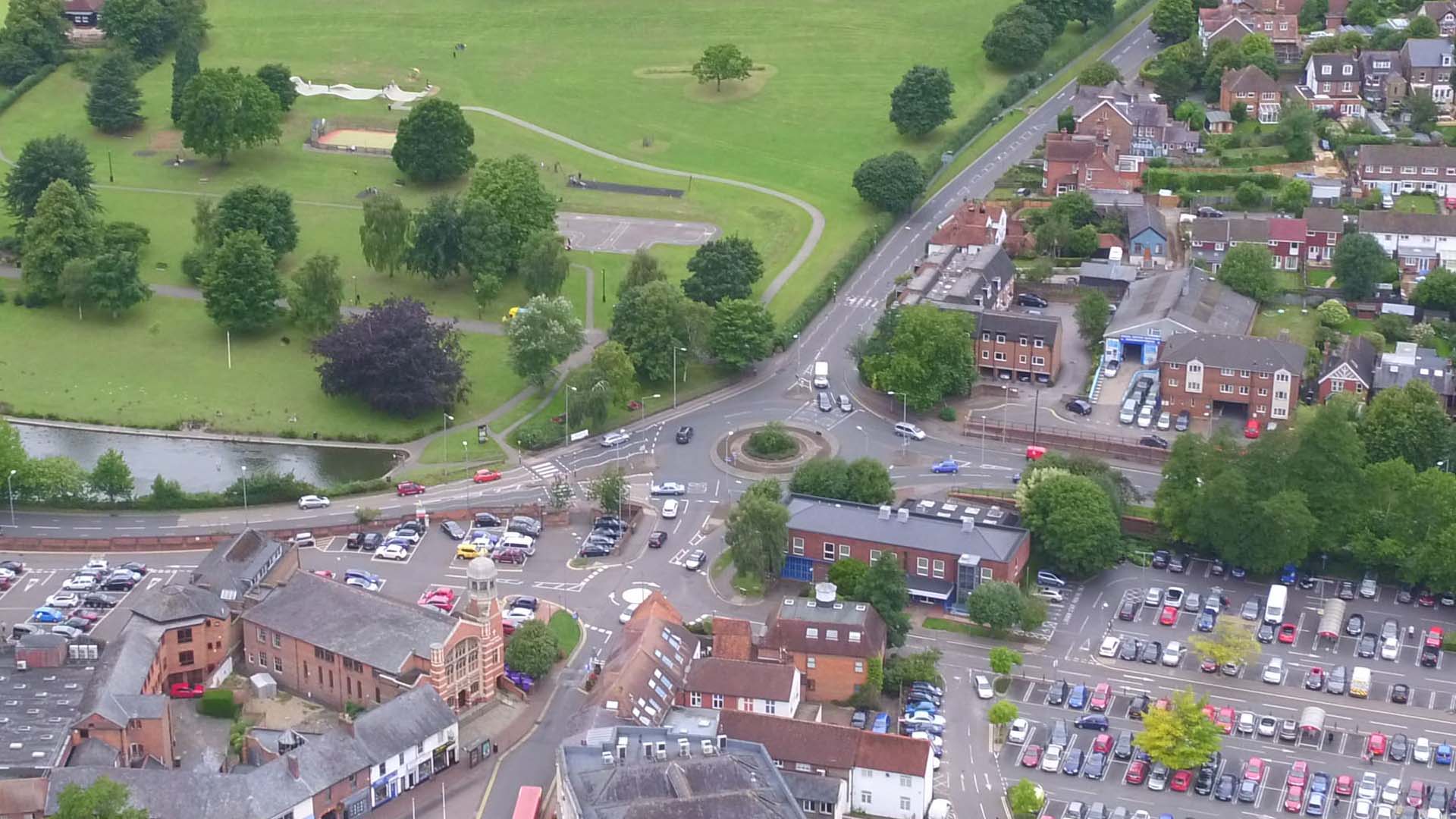 Aerial photo of Chesham showing the town and Lowndes Park